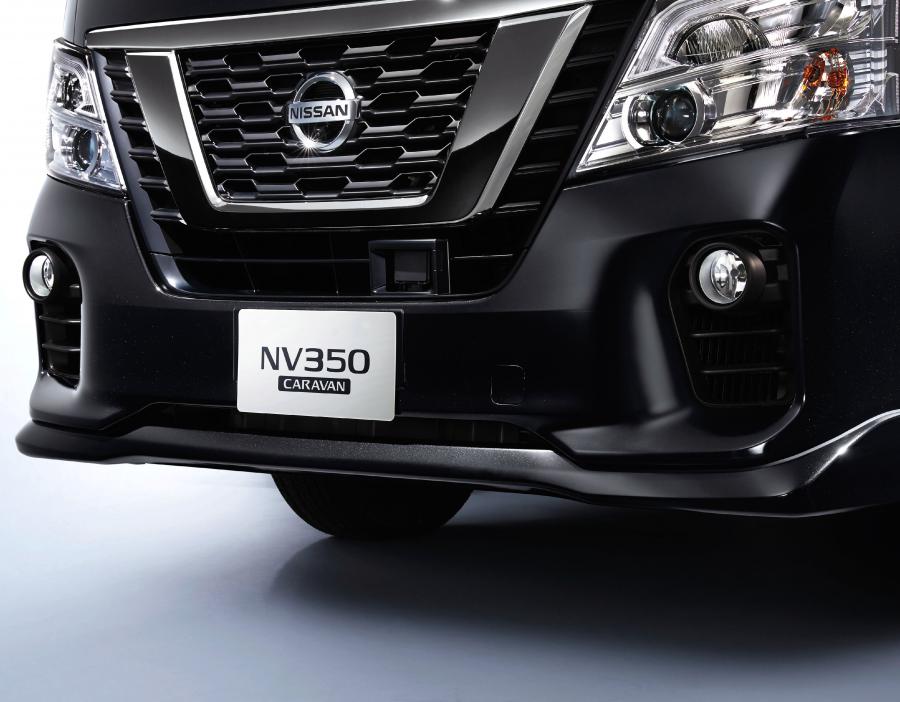 Детали экстерьера Nissan NV350 Caravan Premium GX Urban Chrome (E26) 2019 года  (фото 10 из 12)